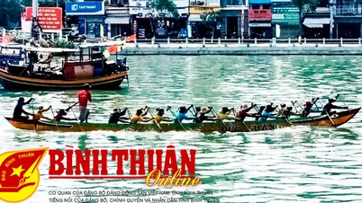 ទូក​ត្រូវ​បាន​ហាម​មិន​ឱ្យ​ធ្វើ​ចរាចរណ៍​នៅ​តំបន់​ដែល​ពិធីបុណ្យ​អុំទូក​ចូល​ឆ្នាំ​ប្រពៃណី​ជាតិ​ប្រព្រឹត្ត​ទៅ។