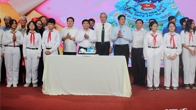 Meeting to celebrate the 93rd anniversary of the founding of the Ho Chi Minh Communist Youth Union and awarding the 26/3 prize