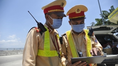 Kementerian Keamanan Publik menetapkan dua kasus di mana petugas polisi lalu lintas diperbolehkan mengenakan penyamaran.