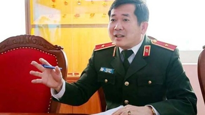 딘 반 노이(Dinh Van Noi) 소장은 광닌성에서 내정 정치 보안부장으로 전임되었습니다.