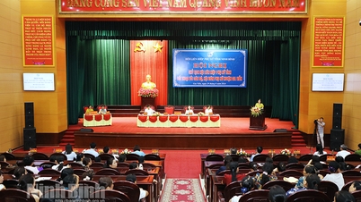 សន្និសីទសន្ទនាជាមួយសមាជិកសហជីពនារីស្រុក Gia Vien