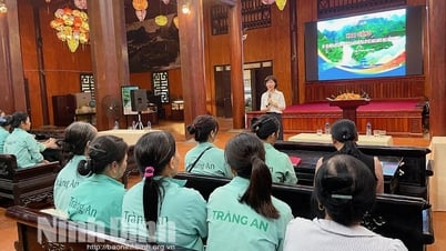 Bồi dưỡng kiến thức kỹ năng giao tiếp ứng xử văn minh du lịch cho người lái đò