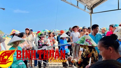 ល្បែងដែលមាន "ស្មារតីសមុទ្រ" ដ៏រឹងមាំនៅក្នុងពិធីបុណ្យ Dinh Thay Thim