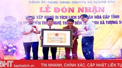 Đón nhận bằng xếp hạng di tích lịch sử văn hóa đền Phú Sơn