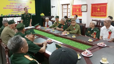 ទីក្រុង Hai Duong មានគណៈប្រតិភូចំនួន 15 នាក់ចូលរួមកិច្ចប្រជុំជាមួយអតីតយុទ្ធជន និងអតីតយុវជនស្ម័គ្រចិត្តដែលបានចូលរួមក្នុងយុទ្ធនាការជាតិ Dien Bien Phu ។