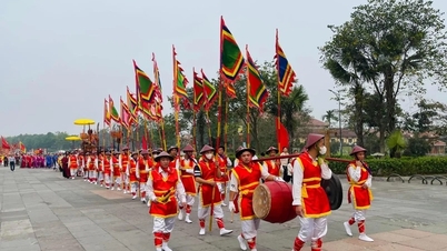 ពិធីដង្ហែព្រះបរមសព ទៅកាន់ប្រាសាទ Hung