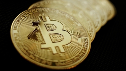 Bitcoin lập kỷ lục vượt 100.000 USD
