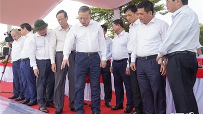 토람 서기장은 닌투안 1 원자력 발전소 건설 예정지와 까나 종합항구를 시찰하고, 각 부대와 지방을 방문하여 선물을 전달했습니다.