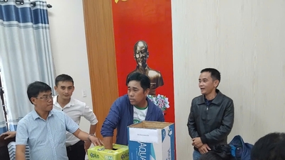 12 គ្រួសារនៅតំបន់ឆ្លងកាត់ផ្លូវរថភ្លើង Binh Quy ចាប់ឆ្នោតដើម្បីទទួលបានដីតាំងទីលំនៅថ្មី។