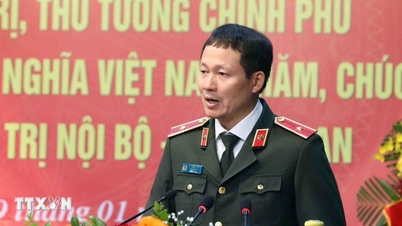 Le général de division de police Vu Hong Van occupe le poste de chef adjoint de la Commission centrale d'inspection.