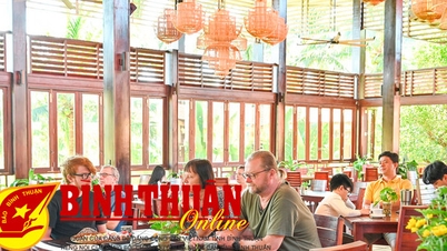 Attracting tourists for the year-end holiday season