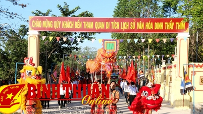 ពិធីបើកពិធីបុណ្យវប្បធម៌ និងទេសចរណ៍ Dinh Thay Thim