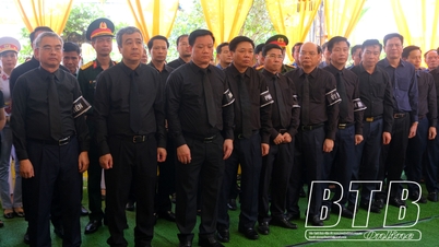 ពិធីគោរពវិញ្ញាណក្ខន្ធសមមិត្ត Nguyen Van Thang អតីតអនុលេខាគណៈកម្មាធិការបក្សខេត្ត អតីតប្រធានគណៈកម្មាធិការប្រជាជនខេត្ត Thai Binh