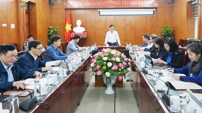 ពិនិត្យ​សេចក្តីព្រាង​ឯកសារ​ដំណោះស្រាយ​ដែល​បាន​ដាក់​ក្នុង​សម័យប្រជុំ​លើក​ទី​១៨ (​ប្រធានបទ​ពិសេស​) របស់​ក្រុមប្រឹក្សា​ប្រជាជន​ខេត្ត
