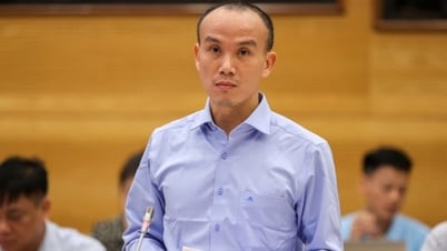 Hà Nội có gió mạnh, mưa lớn, nhưng chưa phải lúc bão mạnh nhất