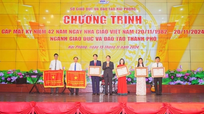 Ngành Giáo dục và Đào tạo thành phố gặp mặt Kỷ niệm 42 năm Ngày Nhà giáo Việt Nam