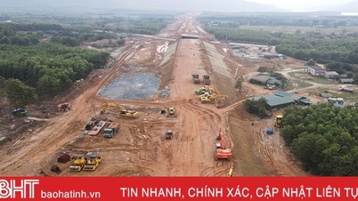 ភាពអ៊ូអរលើគម្រោងសំខាន់ៗនៅ Ha Tinh ក្នុងថ្ងៃដំបូងនៃឆ្នាំថ្មី