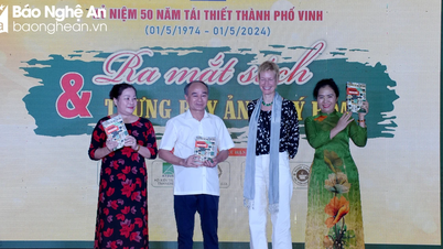 Ra mắt cuốn sách ‘Nhà tầng hồi nớ...’ nhân dịp kỷ niệm 50 năm tái thiết thành phố Vinh