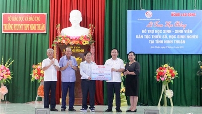 Awarding scholarships to support ethnic minority and poor students