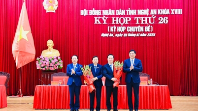 សមមិត្ត Le Hong Vinh ត្រូវបានជ្រើសរើសជាប្រធានគណៈកម្មាធិការប្រជាជនខេត្ត Nghe An។