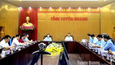 ទាំងអស់គ្នា ដើម្បីប្រជាជន ដើម្បីអភិវឌ្ឍន៍ប្រទេស