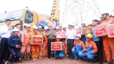 Thủ tướng kiểm tra, đôn đốc thi công đường dây 500kV mạch 3 đoạn qua Nghệ An