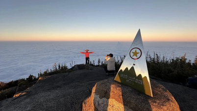 Conquering the top of Ngu Chi Son, the most majestic pass in the Northwest