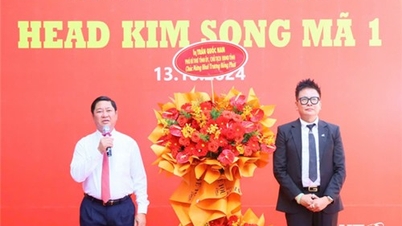 ថ្នាក់ដឹកនាំខេត្តបានចូលរួម និងជូនកម្រងផ្កាអបអរសាទរក្រុមហ៊ុន គីម សុងម៉ា លីមីតធីត ក្នុងឱកាសបើកសម្ពោធហាង គីម សុងម៉ា ១។