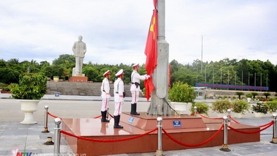 Flag-lowering ceremony for State funeral of General Secretary Nguyen Phu Trong in Nghe An