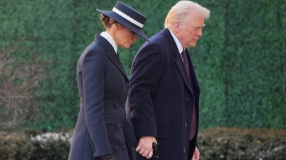 Décryptage de la tenue de Melania Trump lors de l'investiture de son mari