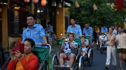 Ngành du lịch cần những cú bắt tay
