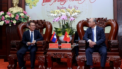 Đoàn công tác của tỉnh Champasak - Cộng hòa Dân chủ Nhân dân Lào thăm và chúc Tết cổ truyền Việt Nam