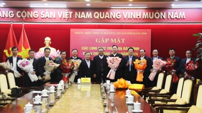 Quang Ninh ជួបបូជាចារ្យក្នុងឱកាសបុណ្យណូអែល