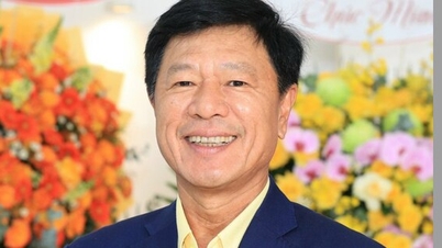 황취안 부동산 회장은 임시 출국 금지 명령을 피했다.