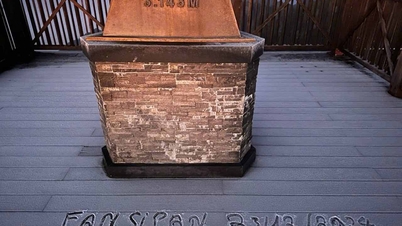Frost covers Fansipan peak under -1 degree Celsius weather