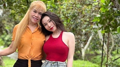 Mẹ chồng U60 trẻ trung, khóc vì con dâu ‘chặn’ tài khoản mạng xã hội