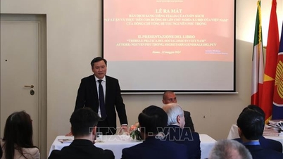 Cérémonie de lancement de la traduction italienne du livre du secrétaire général Nguyen Phu Trong