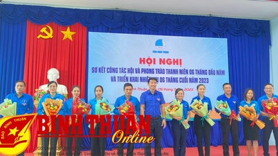 អបអរសាទរខួបលើកទី 67 នៃទិវាប្រពៃណីរបស់សហភាពយុវជនវៀតណាម (15 តុលា 1956 - 15 តុលា 2023): 67 ឆ្នាំនៃការកសាង ការបណ្តុះបណ្តាល និងការរីកលូតលាស់