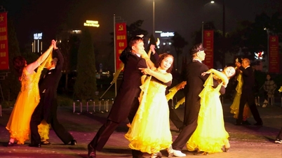 More than 300 dancers danced enthusiastically to welcome the new year