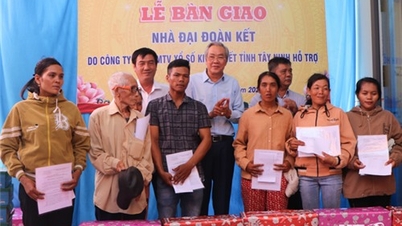 ប្រគល់​ផ្ទះ​សាមគ្គី​តាម​គម្រោង​ឧបត្ថម្ភ​លំនៅឋាន​ជូន​គ្រួសារ​ក្រីក្រ និង​ជិត​ក្រីក្រ​នៅ​ស្រុក Ninh Son