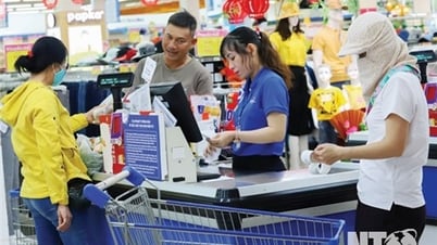 Businesses and traders expect year-end purchasing power