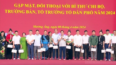 មួង អាង ជួបជាមួយលេខាធិការបក្ស មេភូមិ និងថ្នាក់ដឹកនាំក្រុមលំនៅដ្ឋានក្នុងតំបន់