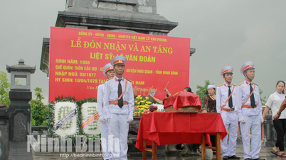 ទទួល​អដ្ឋិធាតុ​លោក Le Van Doan ដល់​ស្រុក​កំណើត​របស់​លោក Van Phong Nho Quan