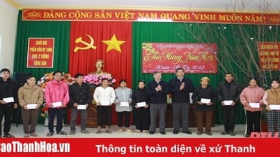รองปลัดกระทรวง รองประธานคณะกรรมการชาติพันธุ์ Y Vinh Tor เยี่ยมชมและอวยพรปีใหม่แก่กลุ่มชาติพันธุ์น้อยในอำเภอ Quan Hoa และ Thuong Xuan