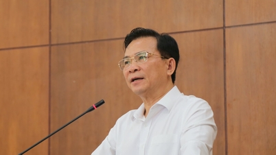 Chủ tịch UBND tỉnh Đắk Nông Hồ Văn Mười chúc mừng năm mới doanh...