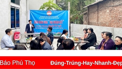 Bàn giao nhà “Đại đoàn kết” tại thị trấn Lâm Thao