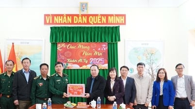 Đồng chí Hồ Xuân Trường thăm, chúc Tết các đồn biên phòng huyện Tuy Đức