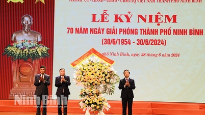 Kỷ niệm 70 năm giải phóng thành phố Ninh Bình Thắp lên niềm tin khơi dậy khát vọng phát triển