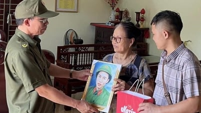 ប្រធានក្រុមសន្តិសុខសាទរភូមិ Phu Quan (Cam Giang)
