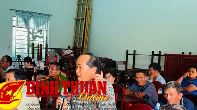 Voters of Song Luy commune are upset about environmental pollution in the area.